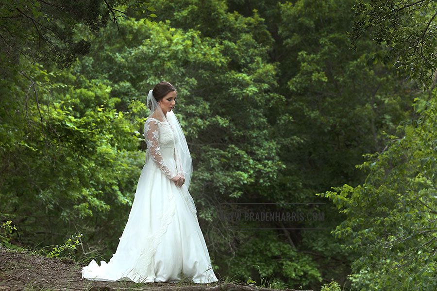 Dallas Wedding Photographer, Bridal Portrait, Bridal Portrait in a field, Braden Harris Photography